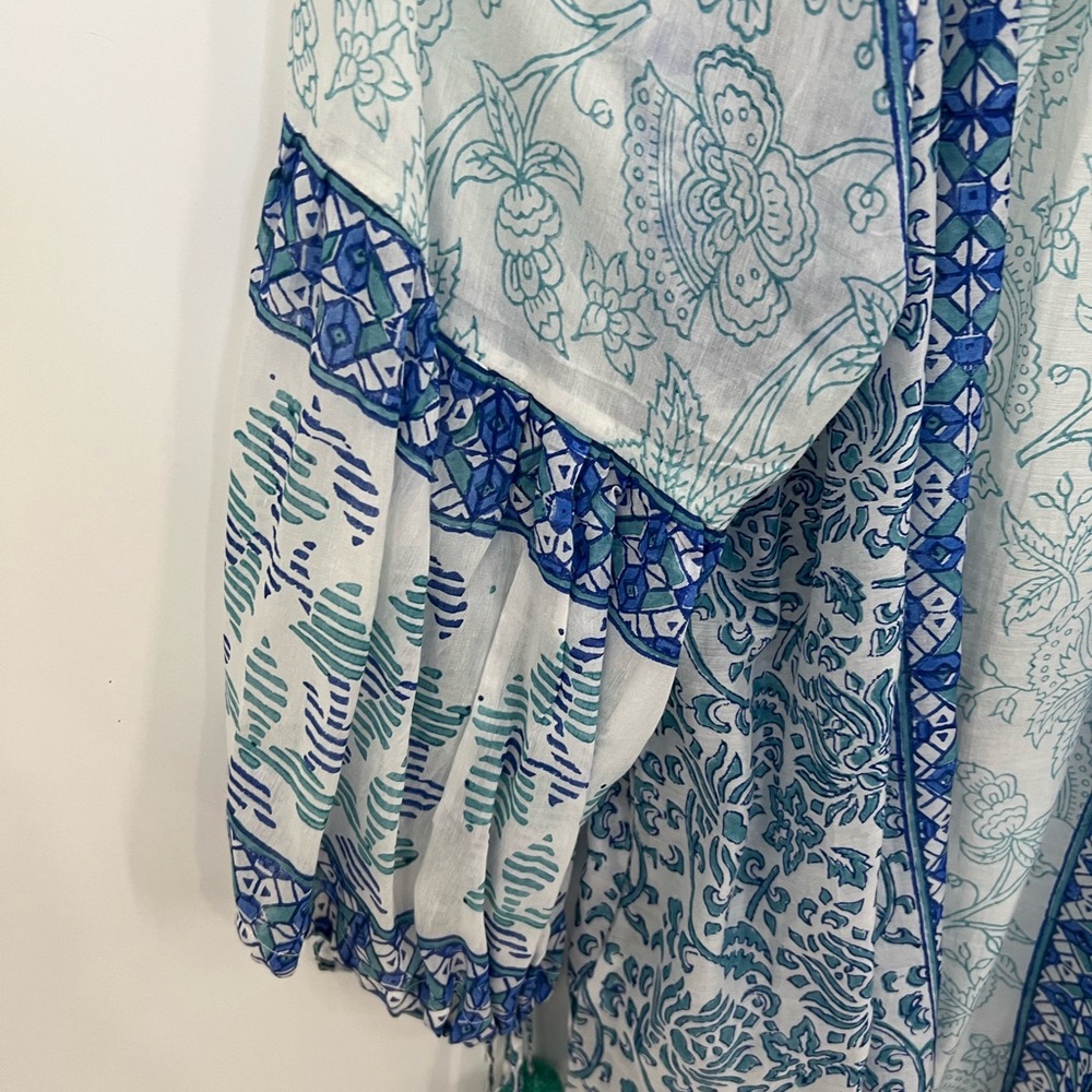 Bella tu blue and white peasant blouse - Picture 5 of 11